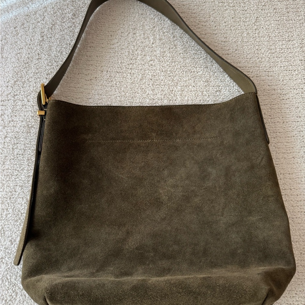 MADEWELL Essential Medium Bucket Tote in suede olive green - Picture 6 of 6